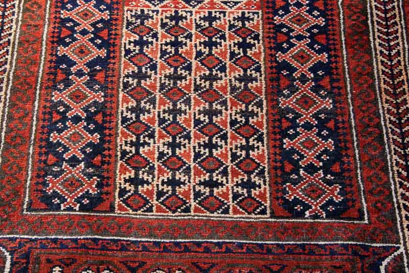 8226 Semi Antique Persian Baluch Rug 93x135cm (3.0 x 4.5ft)